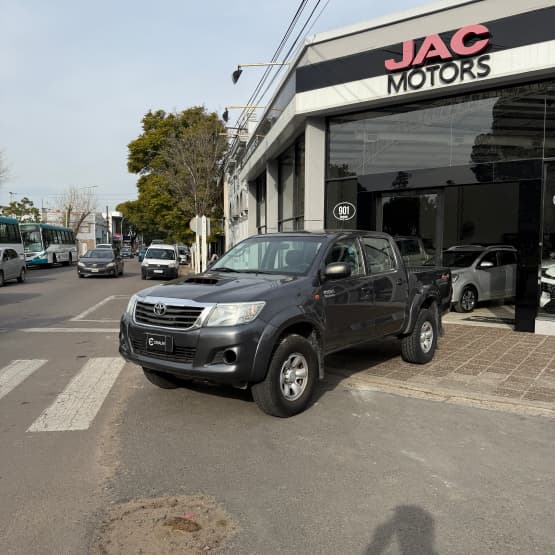 Toyota Hilux SR 4x4 3.0