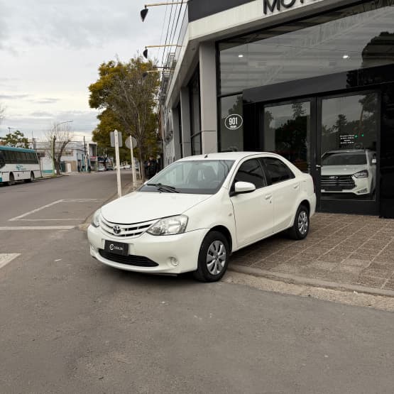 Toyota Etios XS